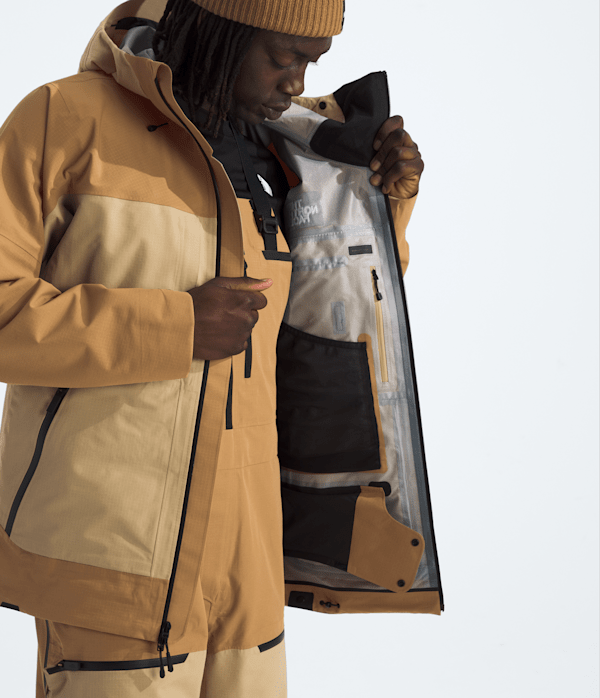 Mens-Ceptor-Jacket-TNF-MODELINT.png