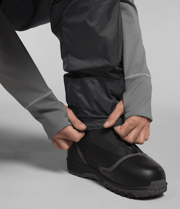 Mens-Freedom-Insulated-Pants-TNF-MODELALT1.png