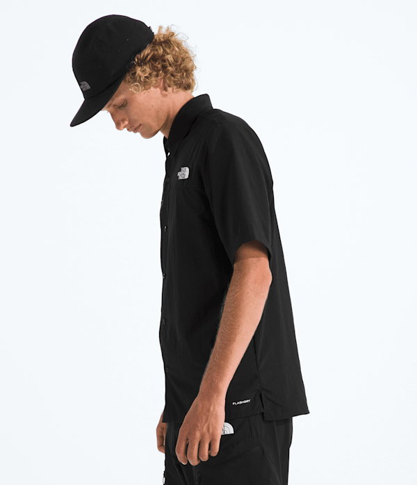 Mens-Packable-ShortSleeve-Shirt-TNF-MODEL34.png