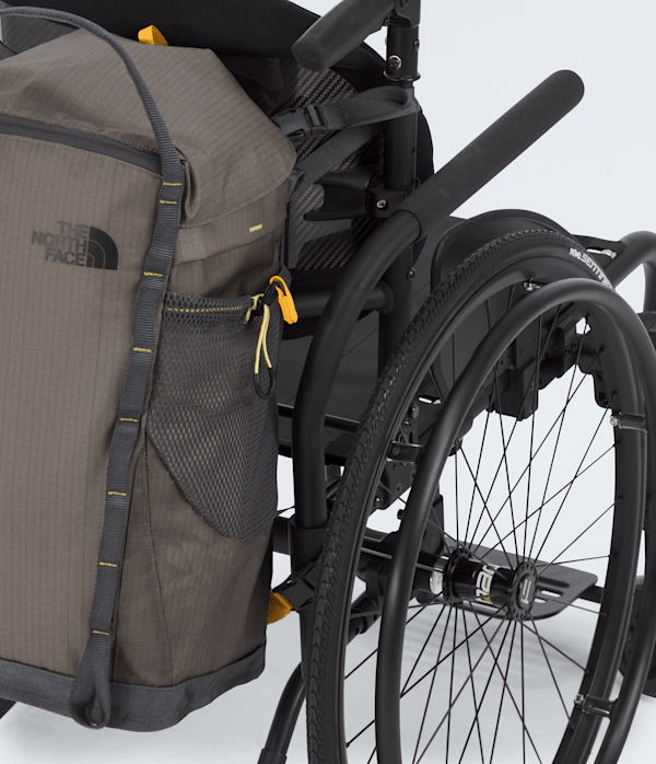 Universal-Daypack-TNF-MODELALT1.png