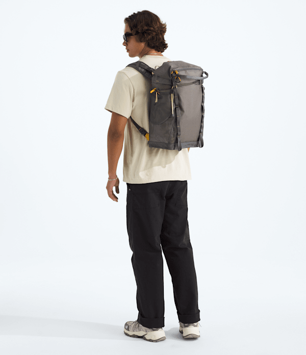 Universal-Daypack-TNF-MODELBACK.png