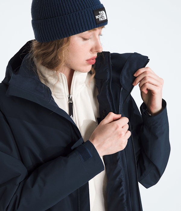 Womens-Carto-Mono-Triclimate-Hooded-Jacket-TNF-MODELCLOSE3.png
